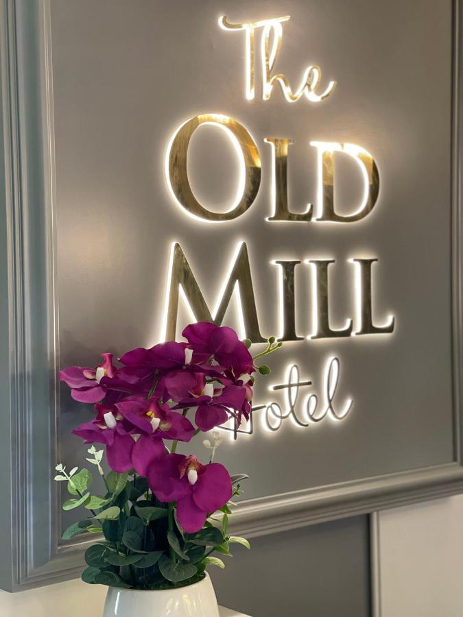 Old Mill Hotel & Lodge Бат Экстерьер фото