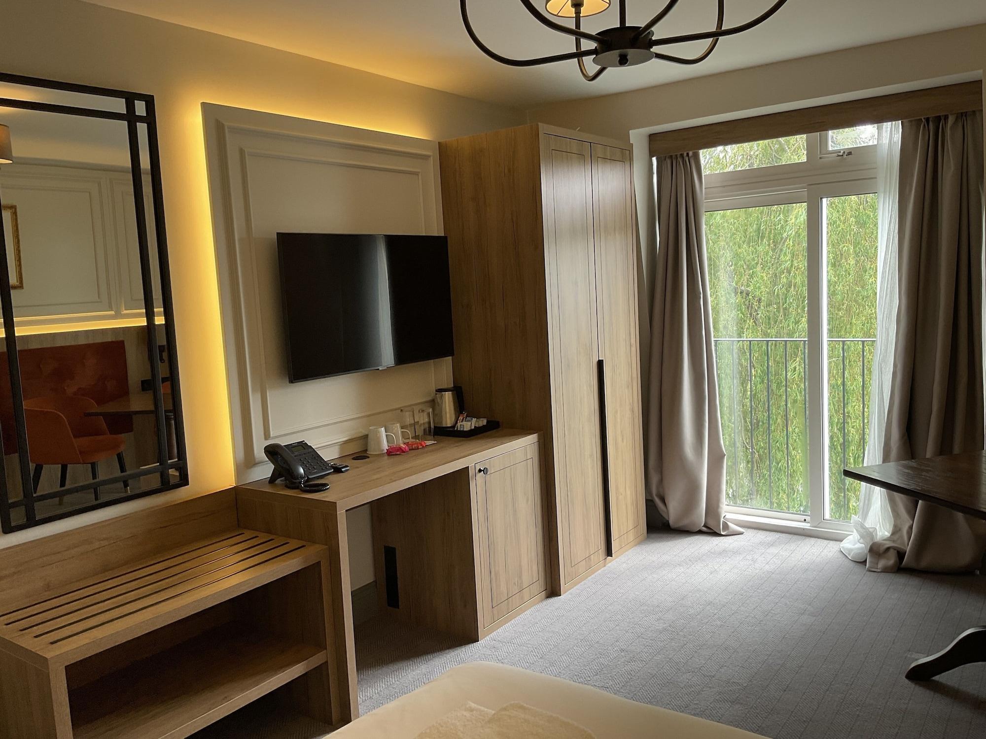 Old Mill Hotel & Lodge Бат Экстерьер фото