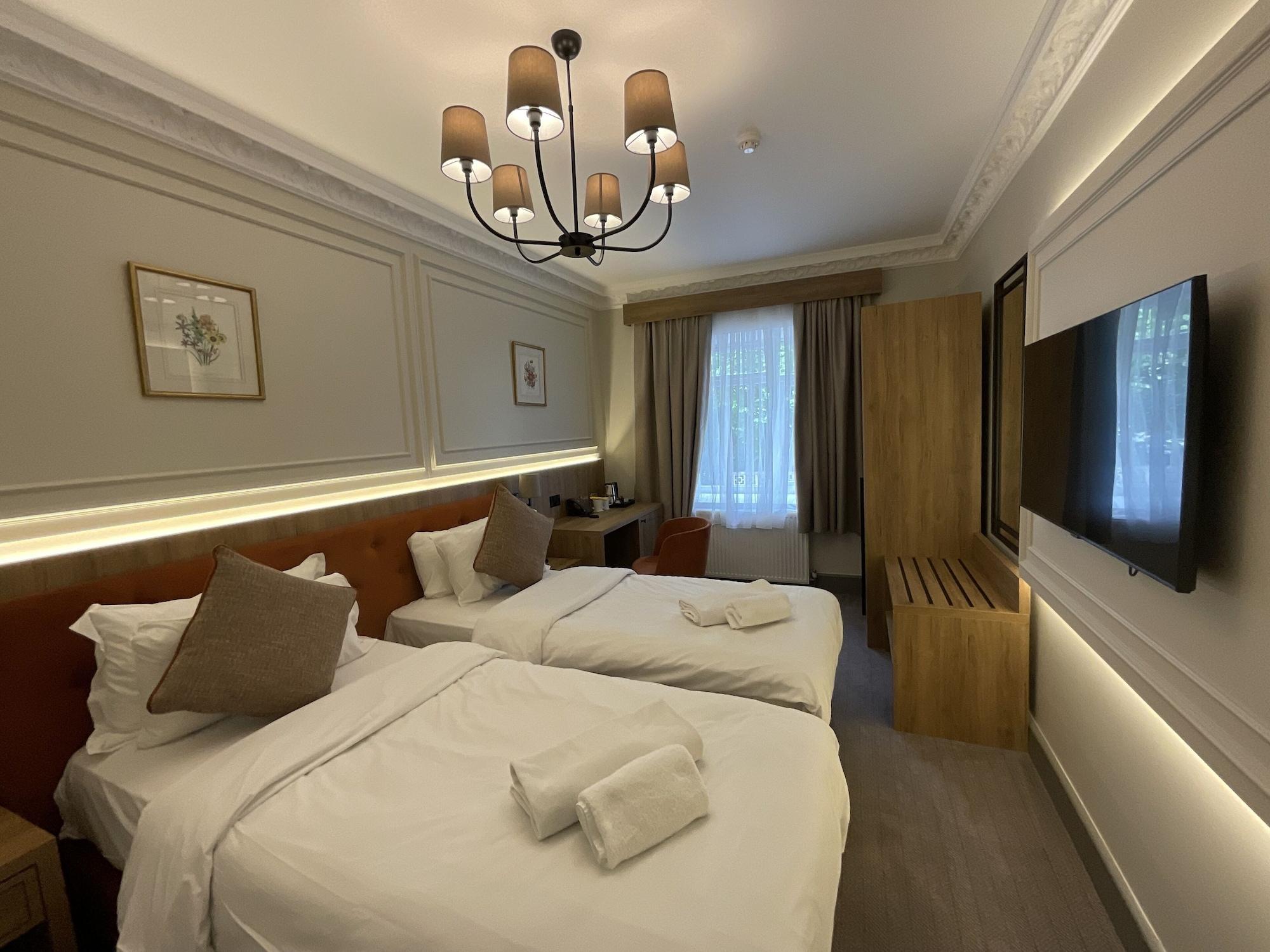Old Mill Hotel & Lodge Бат Экстерьер фото